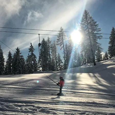 Alpendorf Auszeit Апартаменты *